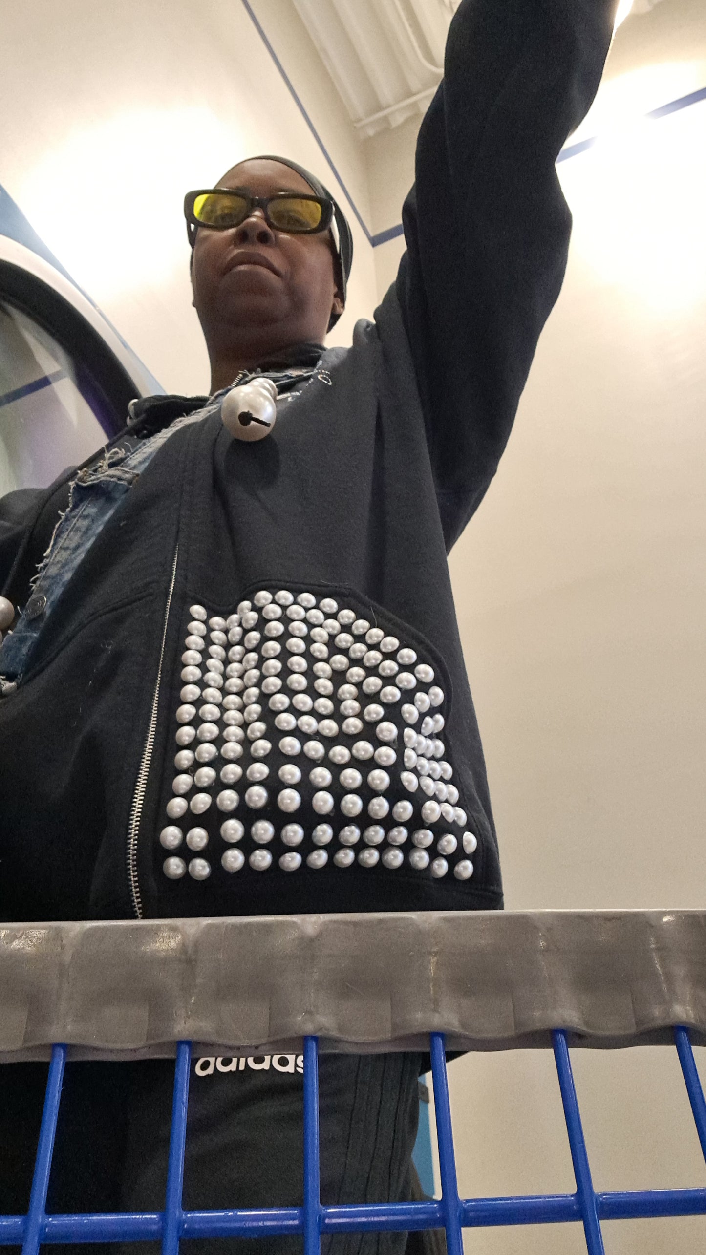 Leo pearl sweatshirt