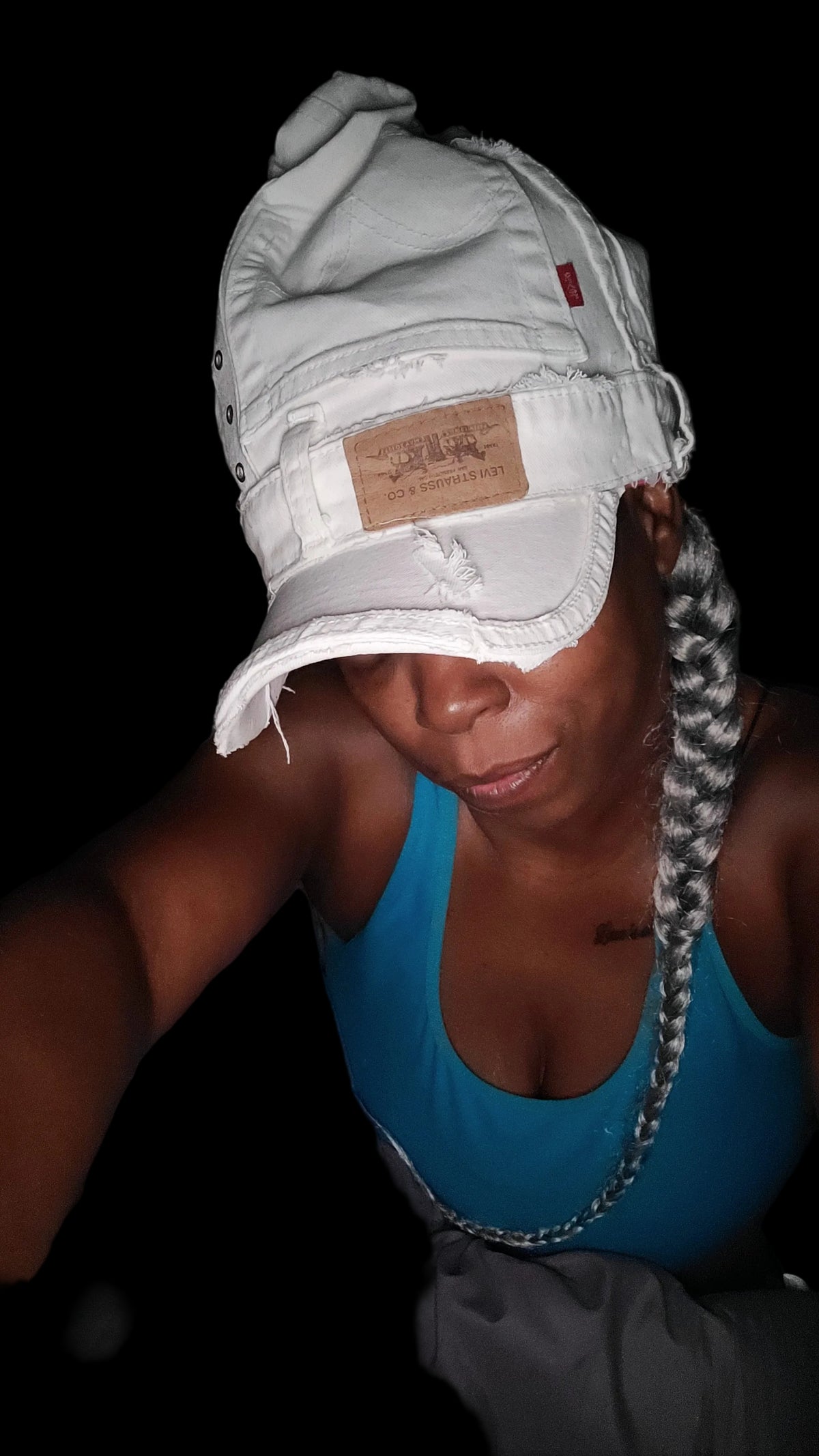 Handmade Levi's Denim Hat with 4 Pockets – Upcycled Jean Cap